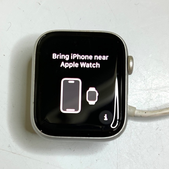 Apple Watch Series 5 GPS 44MM Silver Aluminum Case with White Sport Band - Picture 14 of 14